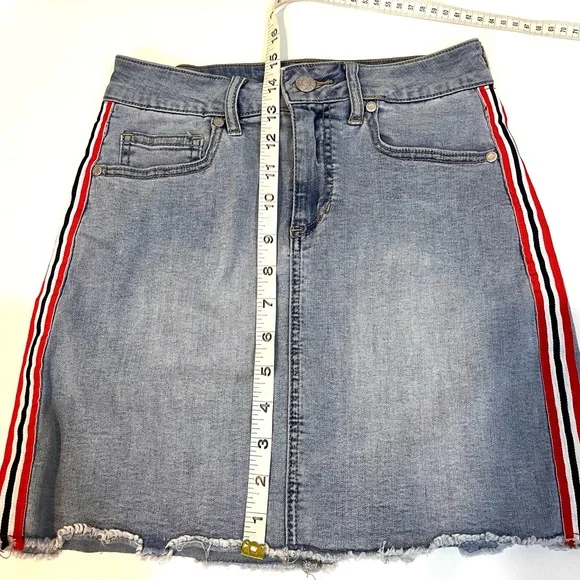 Guess Stretchy Jean Skirt With Stripes - Picture 5 of 10